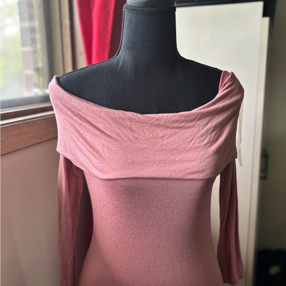 Off-Shoulder Pink Top - Picture 2 of 5